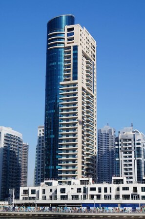 Front of property - HiGuests - Time place (Dubai)