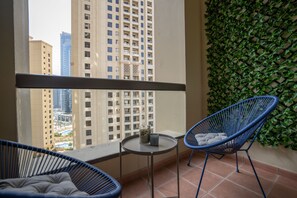 Luxury Studio | Balcony - HiGuests - Murjan 2 (Dubai)