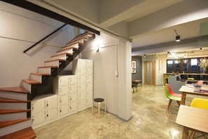 Staircase - The Chatbox Silom Hostel (Bangkok)
