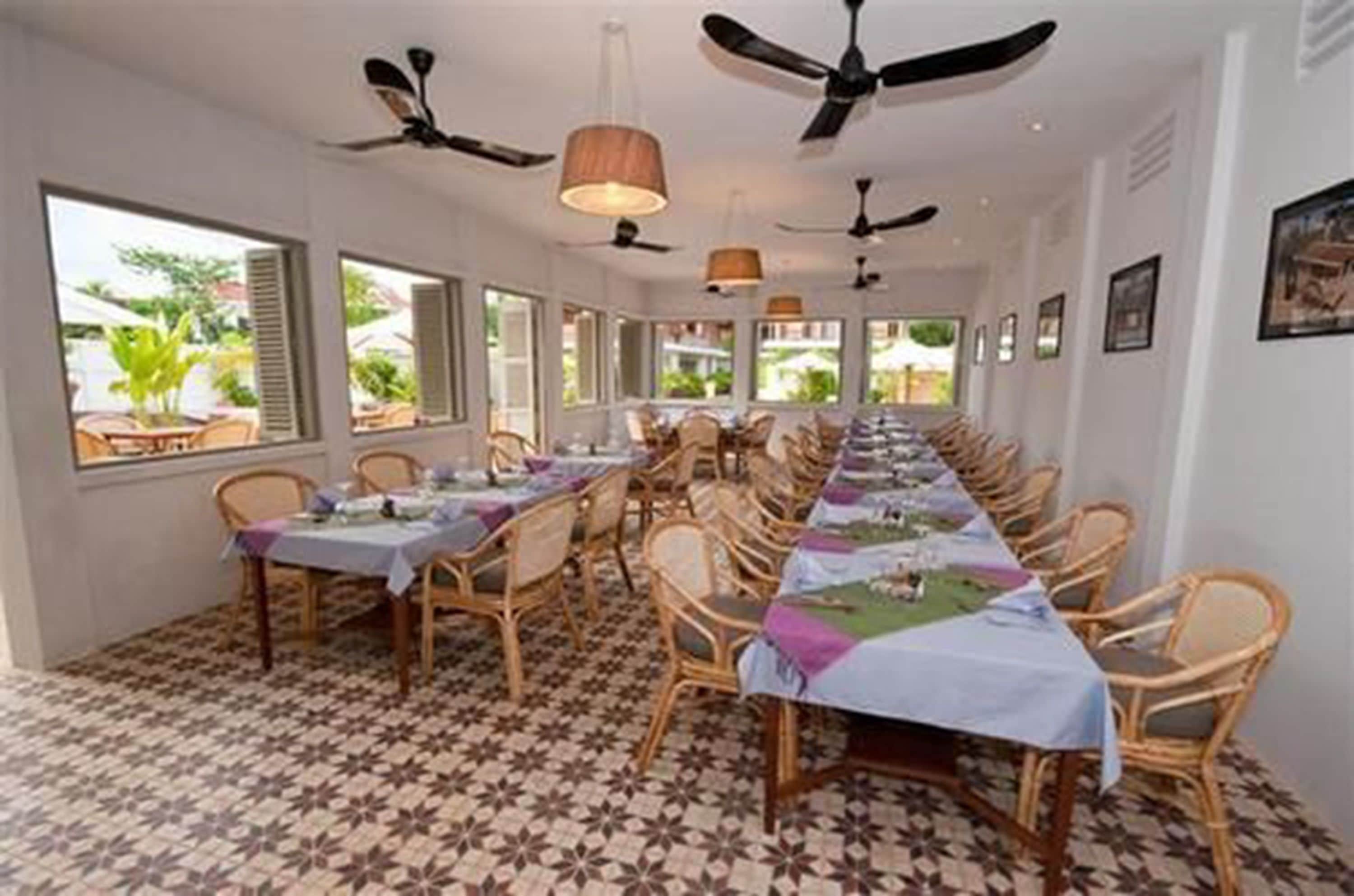 Breakfast, lunch, dinner served; local and international cuisine 