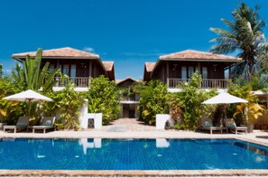 Outdoor pool, open 7 AM to 9 PM, pool umbrellas, pool loungers - Bambu Hotel (Battambang)