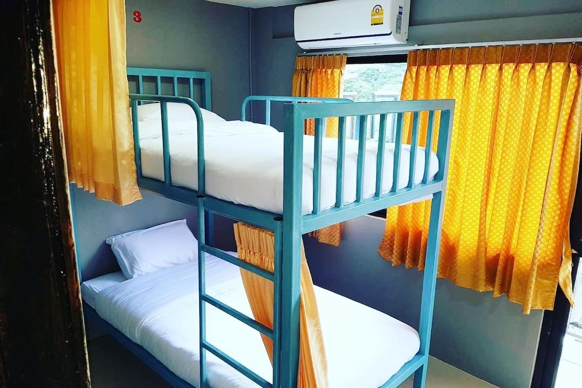 4-Bed Mixed Dormitory | Free WiFi