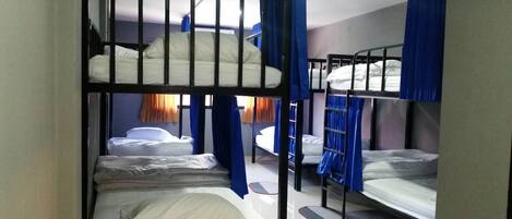 8-Bed Mixed Dormitory | Free WiFi