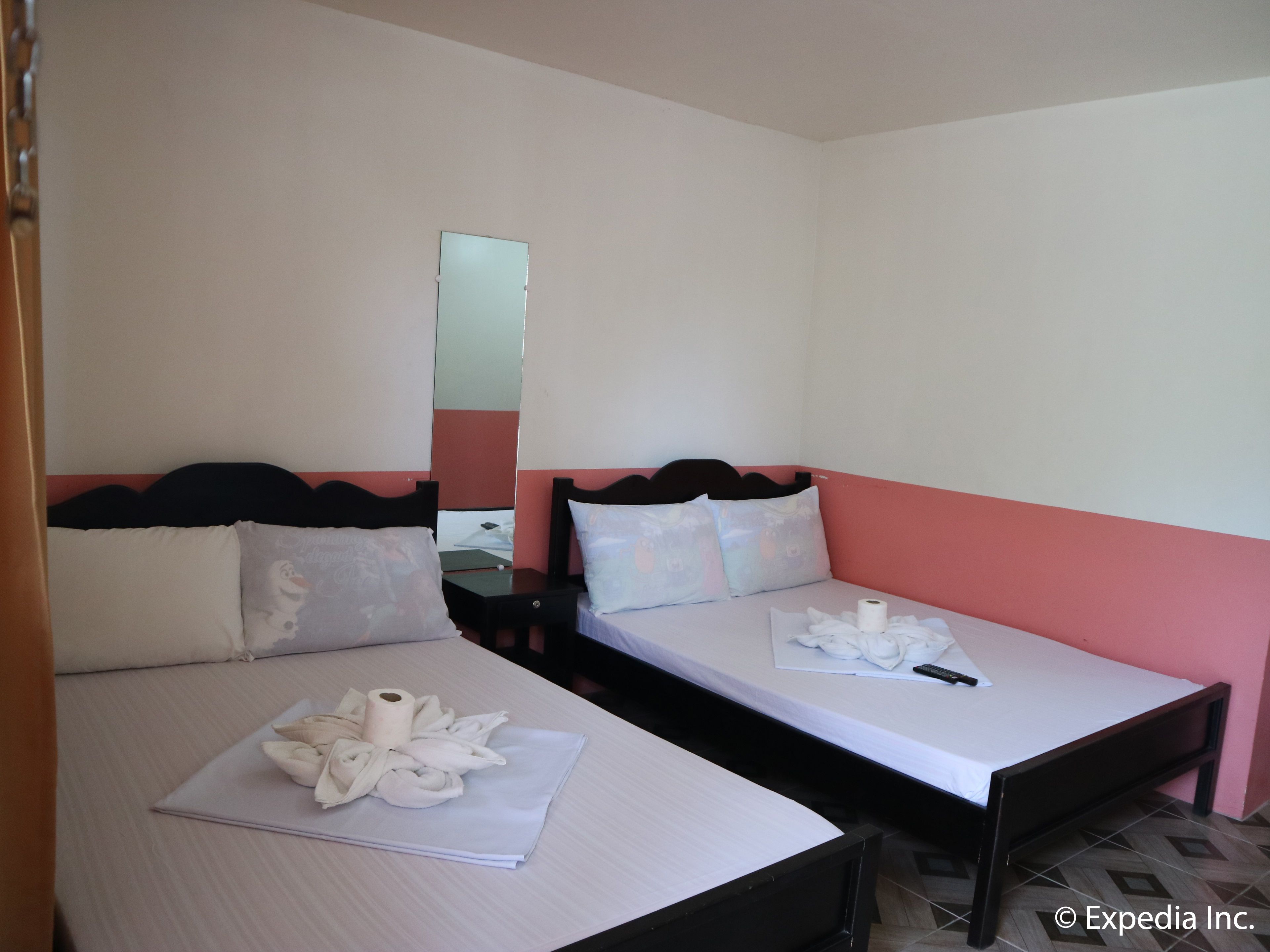 deluxe room | desk, rollaway beds, free wifi, bed sheets
