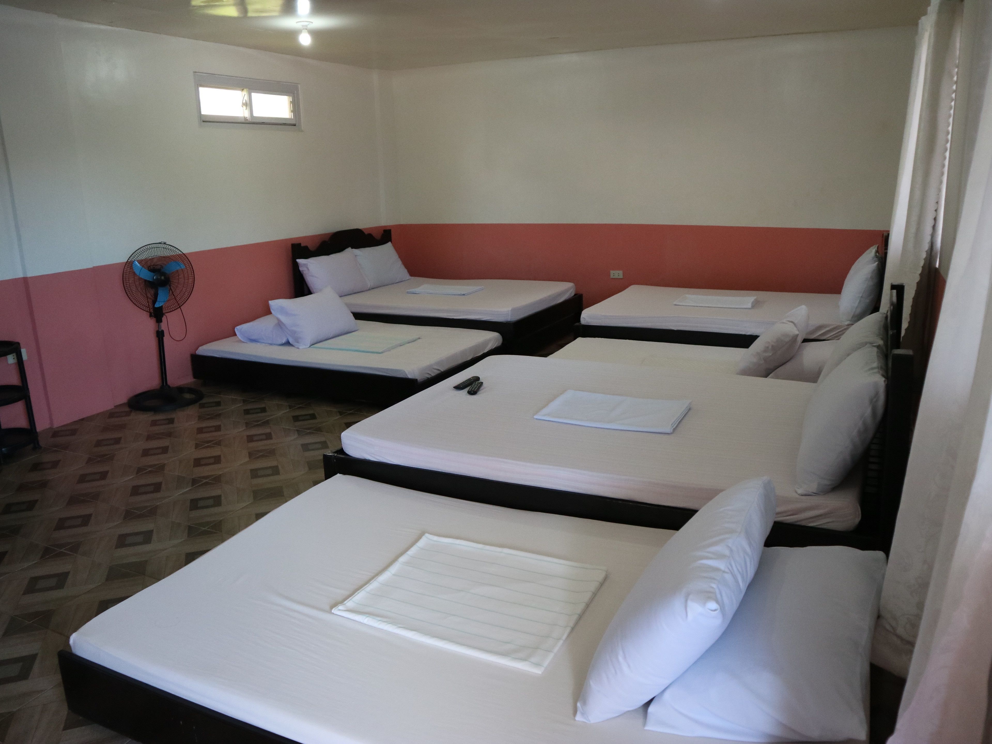 dorm | desk, rollaway beds, free wifi, bed sheets