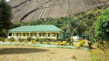 Mặt tiền nơi lưu trú