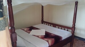 Doppelzimmer, Gartenblick | Schreibtisch