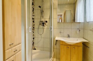 Classic Double Room, 2 Bedrooms | Bathroom | Shower, hair dryer, towels