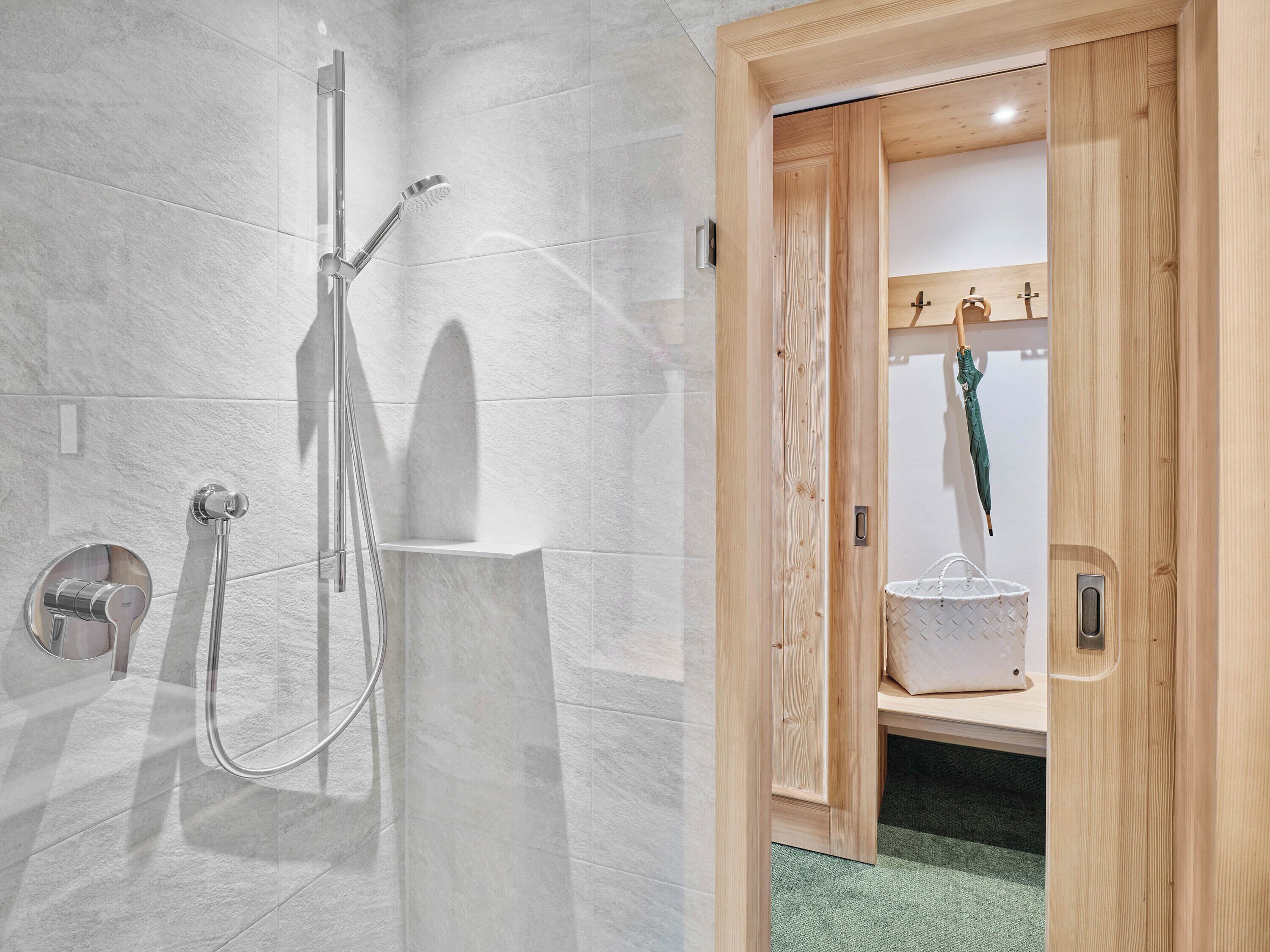 hypo-allergenic bedding, in-room safe, desk, blackout curtains