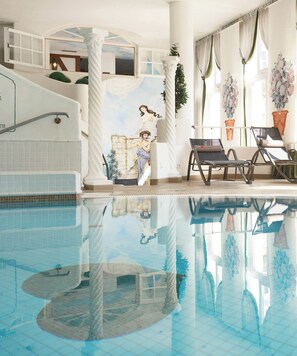 Sauna, hot tub, steam room, body treatments, hot stone massages