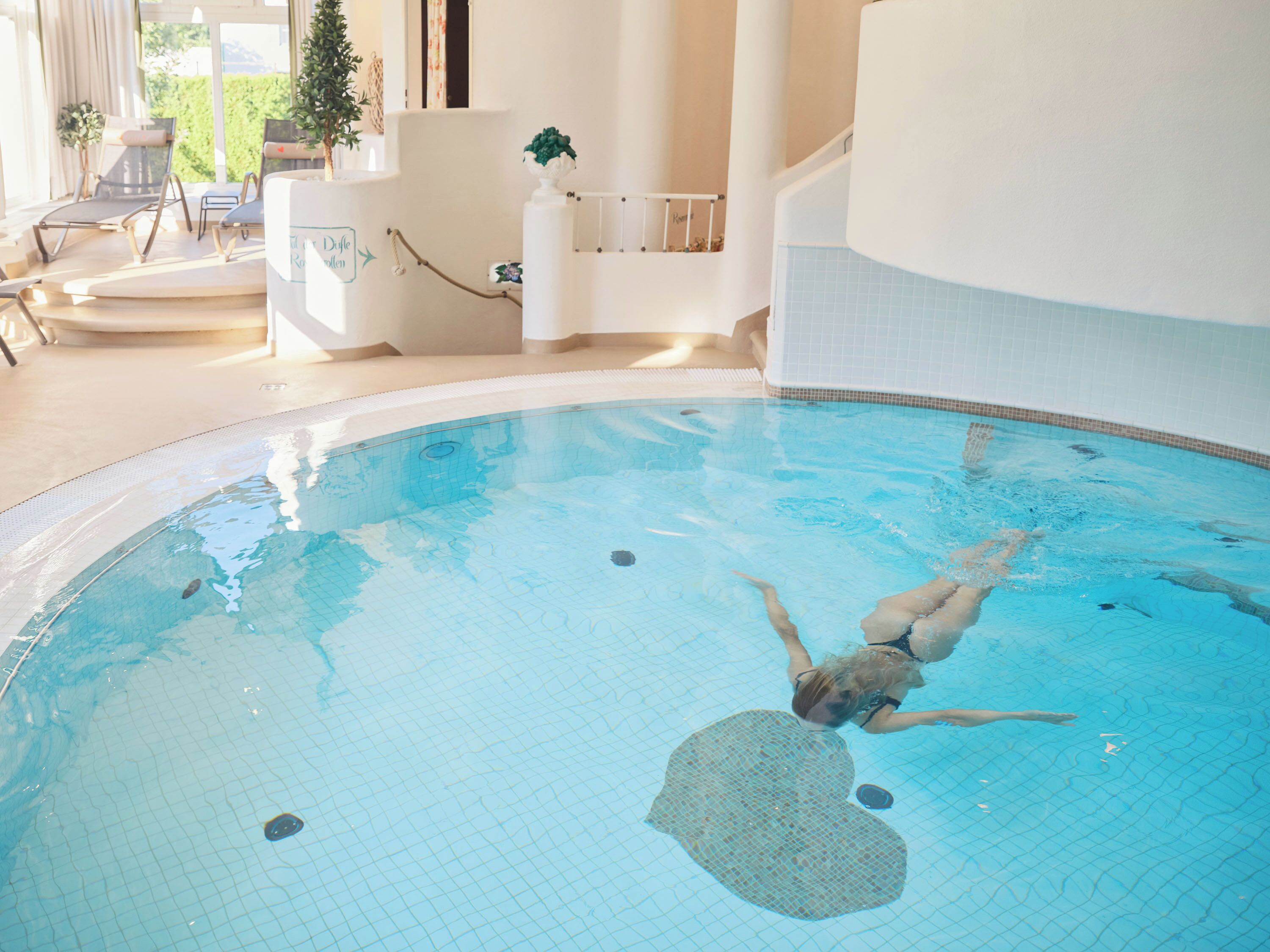 Sauna, Whirlpool, Dampfbad, Körperbehandlungen, Warmsteinmassagen