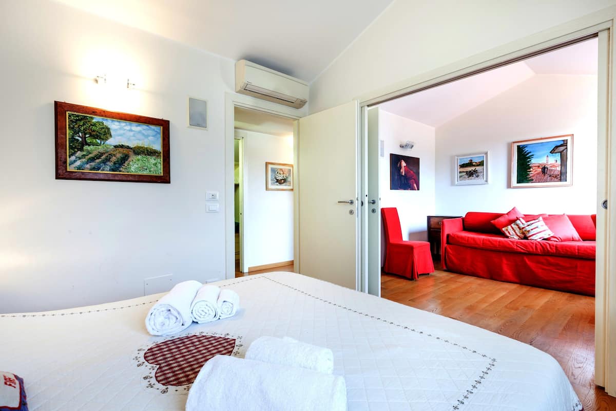 Suite | Hochwertige Bettwaren, Zimmersafe, Schreibtisch, Bügeleisen/Bügelbrett