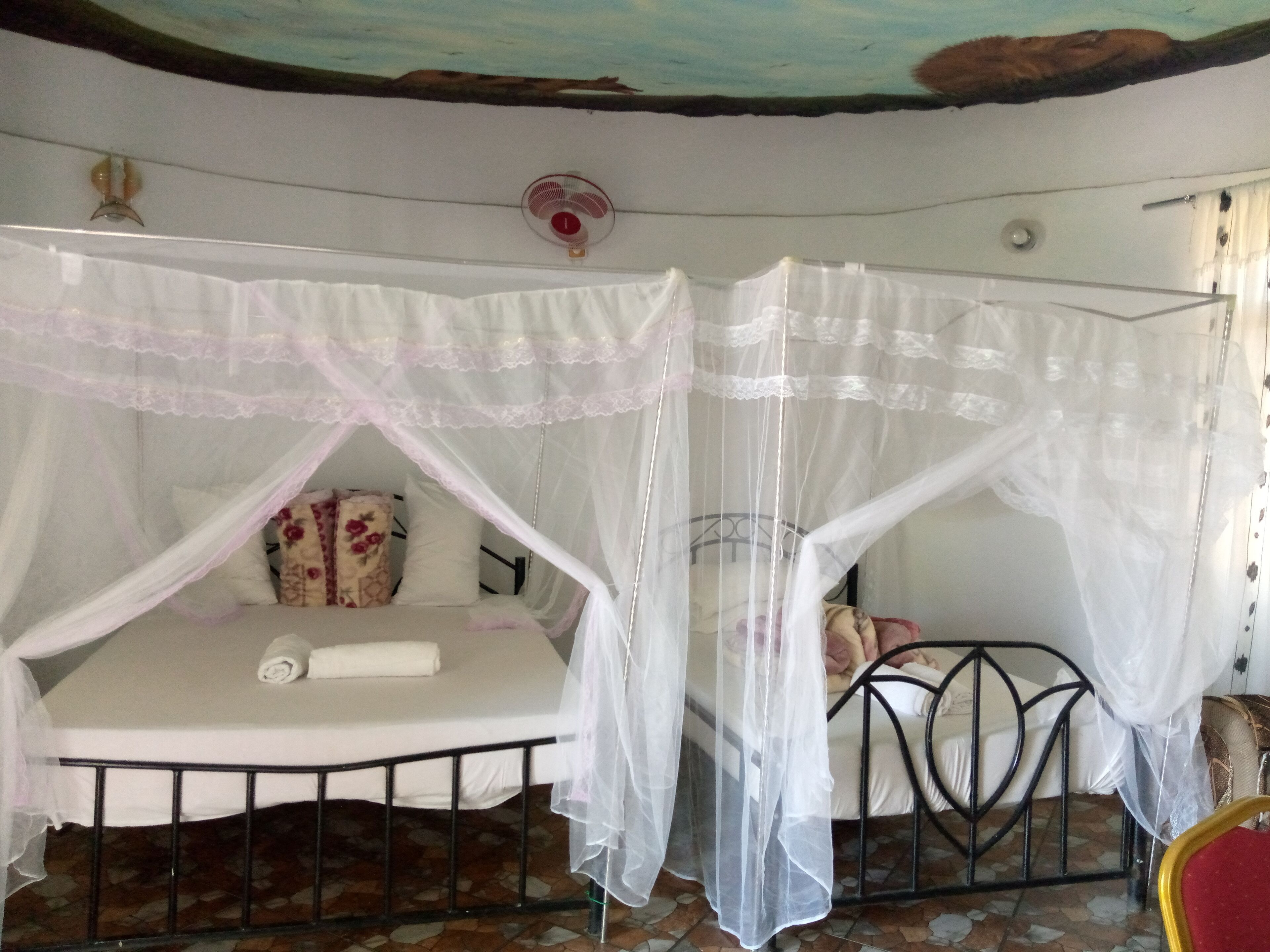 Bungalow | Desk, iron/ironing board, free WiFi