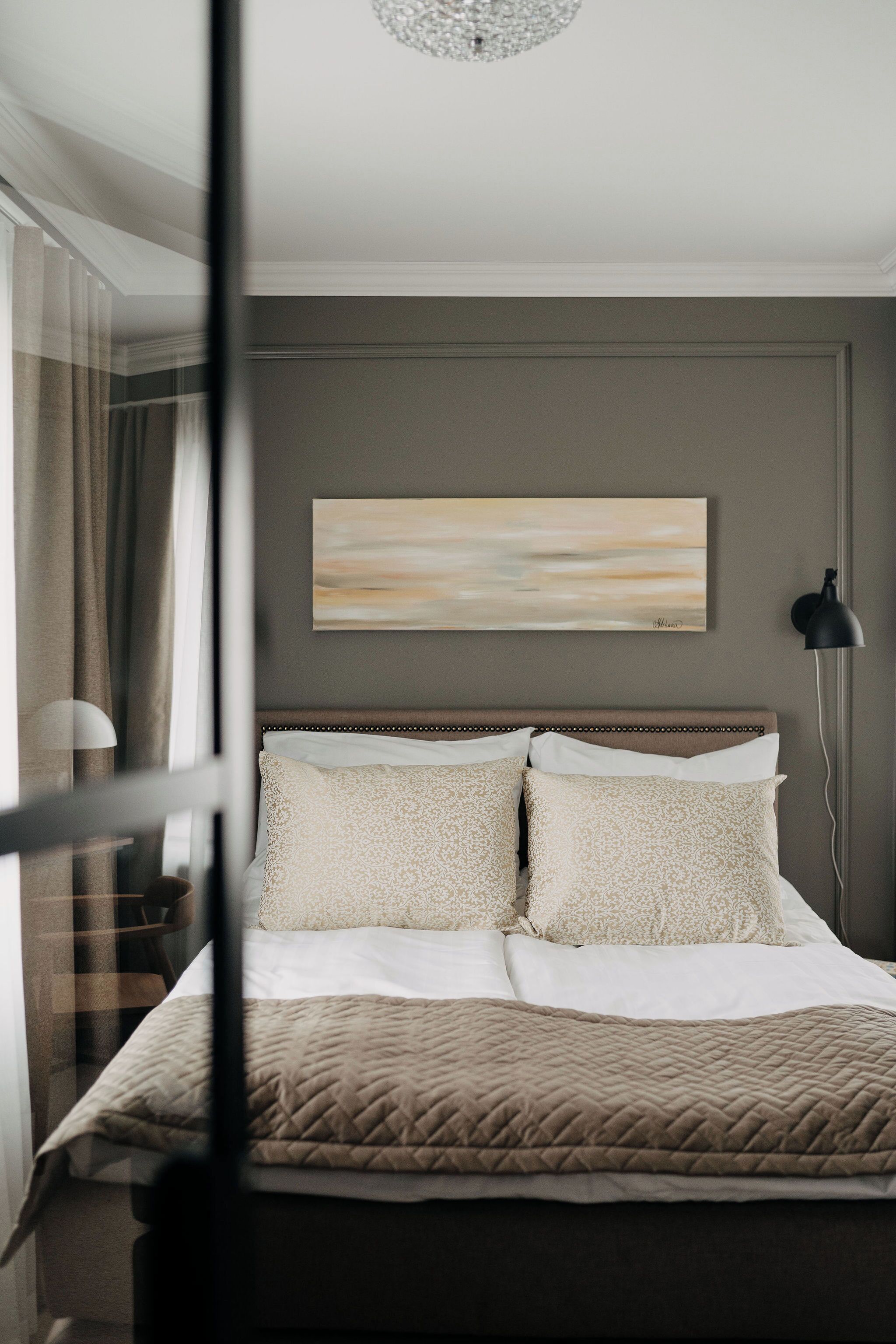 Deluxe Double Room, 1 Queen Bed, Bathtub | Premium bedding, free minibar items, individually decorated