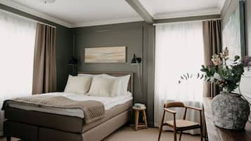 Deluxe-Doppelzimmer, 1 Queen-Bett, Badewanne | Hochwertige Bettwaren, Minibar (mit einigen kostenlosen Artikeln)