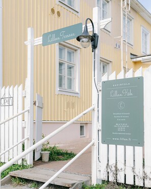 Terrace/patio - Lillan Hotel & Kök (Tampere)