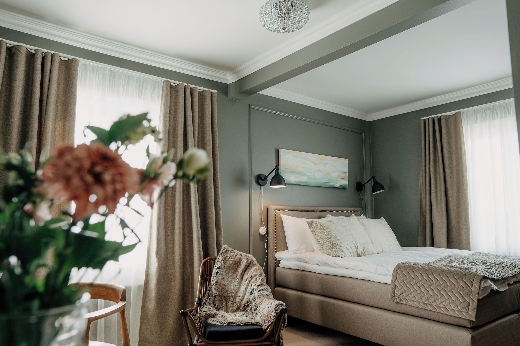 Deluxe Double Room, 1 Queen Bed, Bathtub | Premium bedding, free minibar items, individually decorated, desk