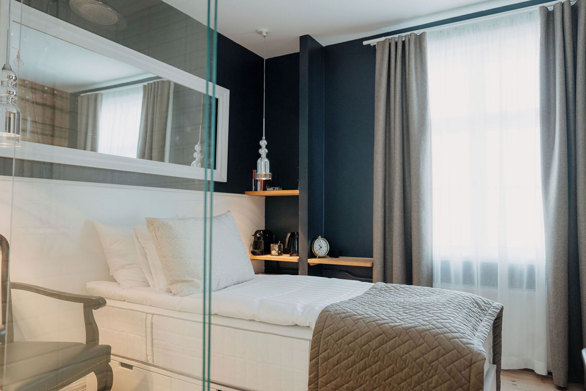 Chambre Simple Confort, 1 lit une place | Literie de qualité supérieure, mini-bar avec articles gratuits