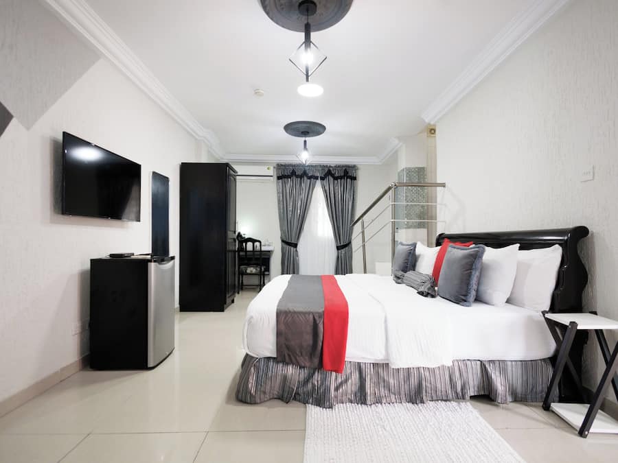 Habitación doble Deluxe, 1 cama Queen size, cocineta | Ropa de cama de alta calidad, edredón, camas con pillow-top y minibar