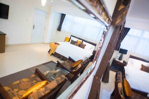 Deluxe Double Room, 1 Queen Bed, Kitchenette | Room amenity