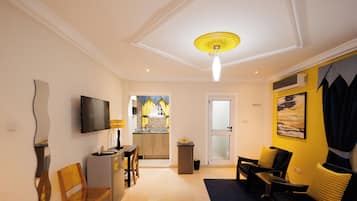 Deluxe Double Room, 1 Queen Bed, Kitchenette | Premium bedding, down duvets, pillow-top beds, minibar