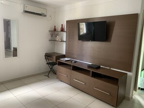 Suite Room (202) - Porto das Palmeiras Hostel (Salvador)