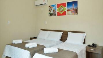 Minibar, escritorio, cortinas blackout y wifi gratis