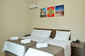 Minibar, desk, blackout drapes, free WiFi - Hotel Brasil (Guanhaes)