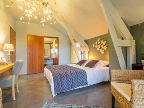 Superior Double Room, Ensuite, Garden View (Les Pieds dans l'Eau) | 1 bedroom - Le Clos du Gusquel (Plescop)