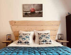 Superior Quadruple Room, Private Bathroom, Courtyard View (Entre ciel et terre)