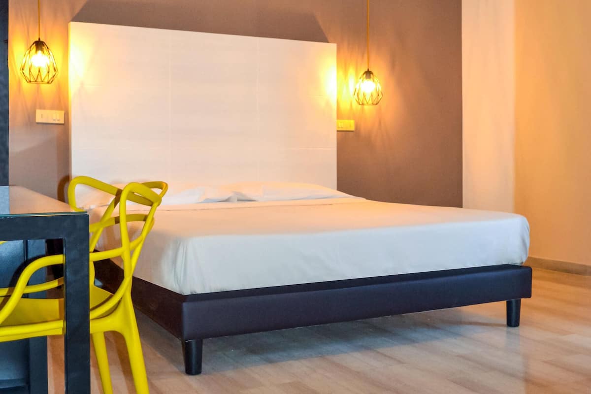Standard Room, Accessible | In-room safe, desk, blackout curtains, soundproofing