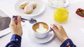 Desayuno (con cargo)