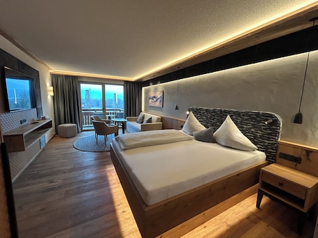 In-room safe, desk, soundproofing, cribs/infant beds