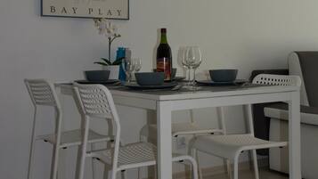 Apartamento (Baltycki) | Opções para refeição no quarto