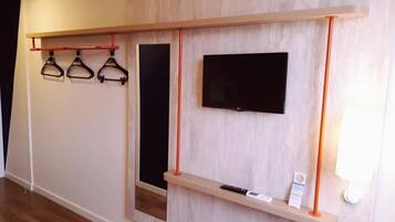 Apartamento standard, 1 cama de casal | Escrivaninha, quartos à prova de som, ferros/tábuas de passar roupa