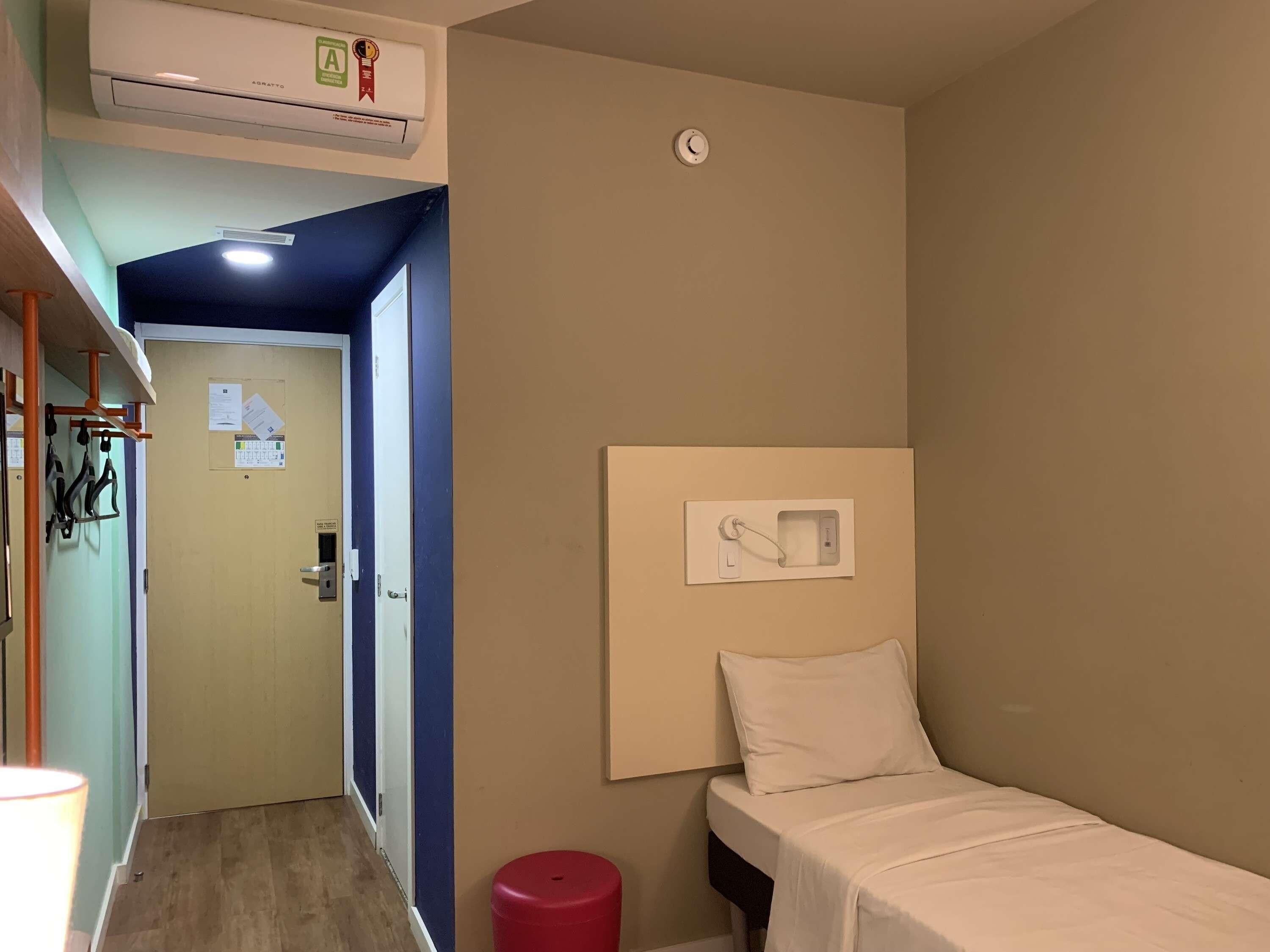Standard Apartment, 2 Twin Beds | Desk, soundproofing, iron/ironing board, free WiFi