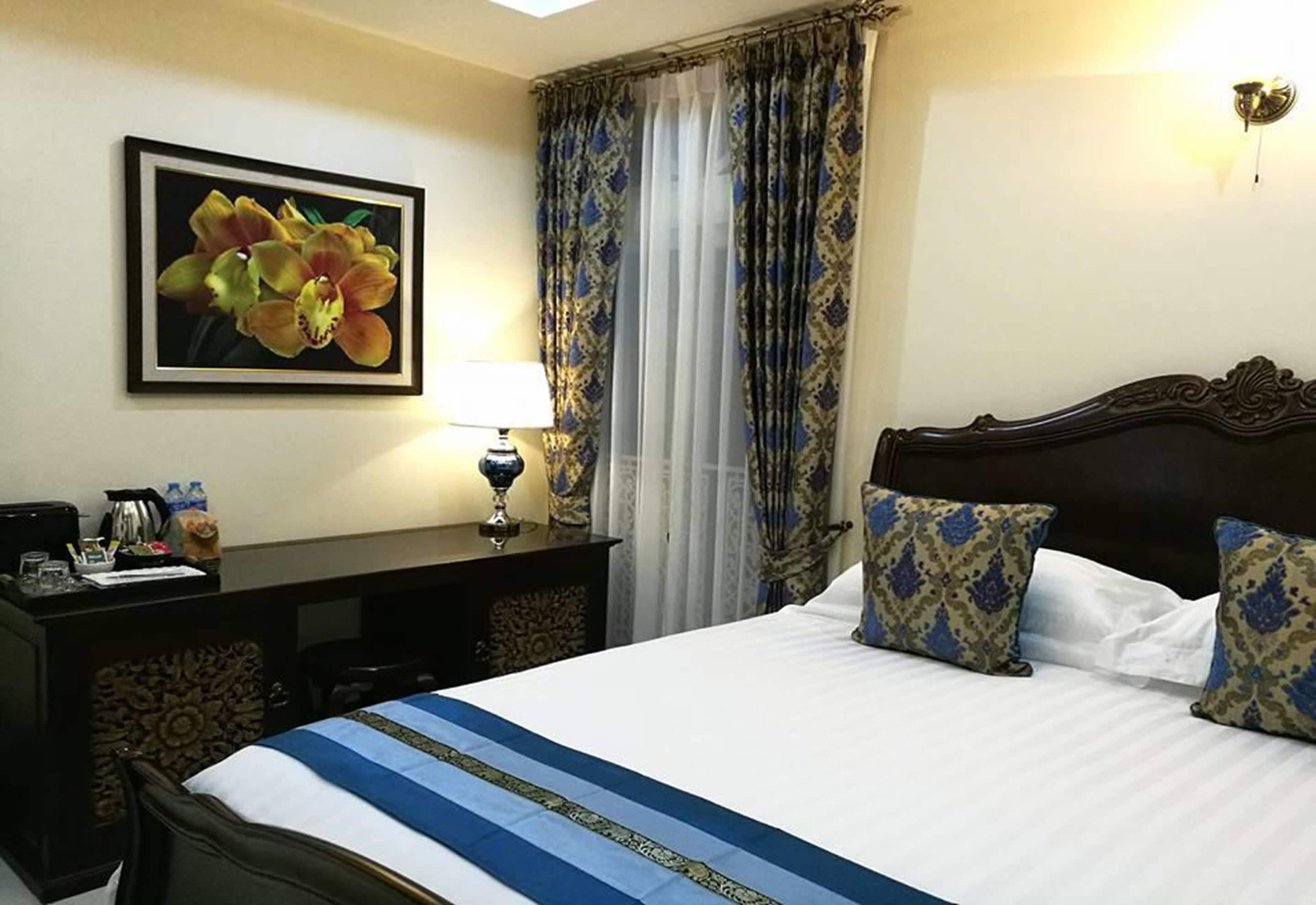 Foto - The Velvet Orchid