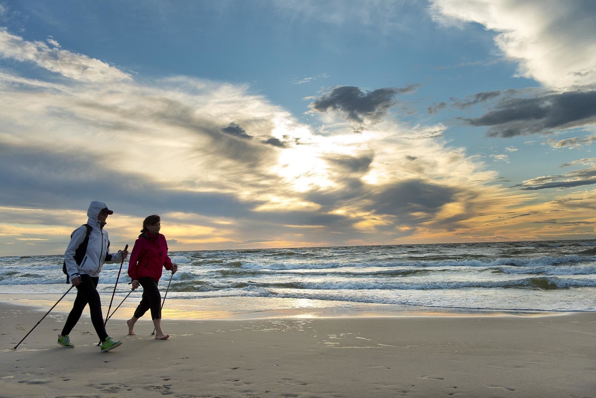 Una playa cerca, sillas reclinables de playa