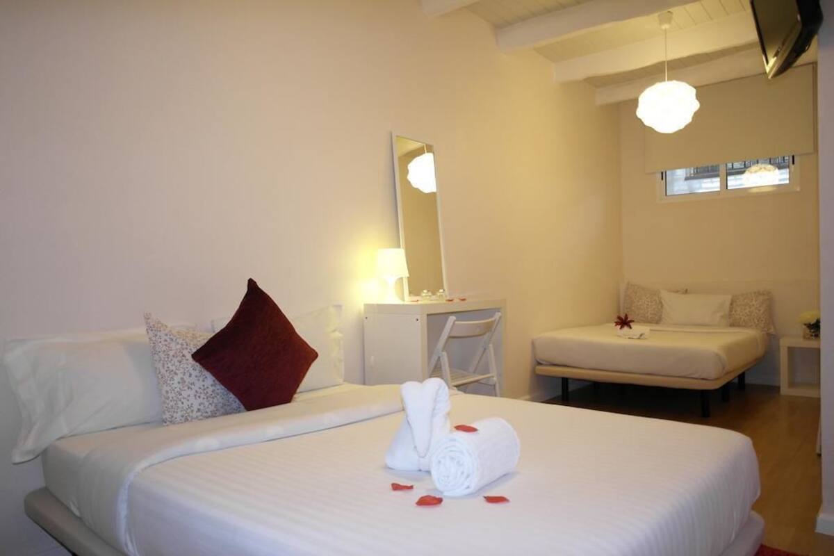 Standard Triple Room, Private Bathroom