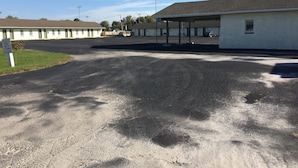 Unclassified image, 3 of 11, button - Motel 728 (Monroe City)