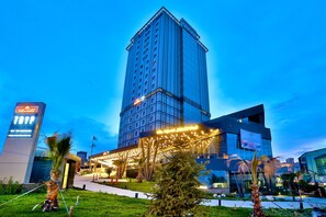 View from property - TRYP by Wyndham Istanbul Basın Ekspres (Istanbul)