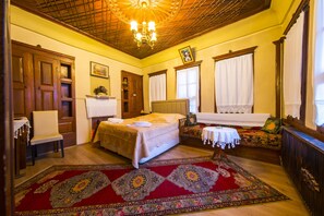 Schreibtisch, Zustellbetten, kostenloses WLAN