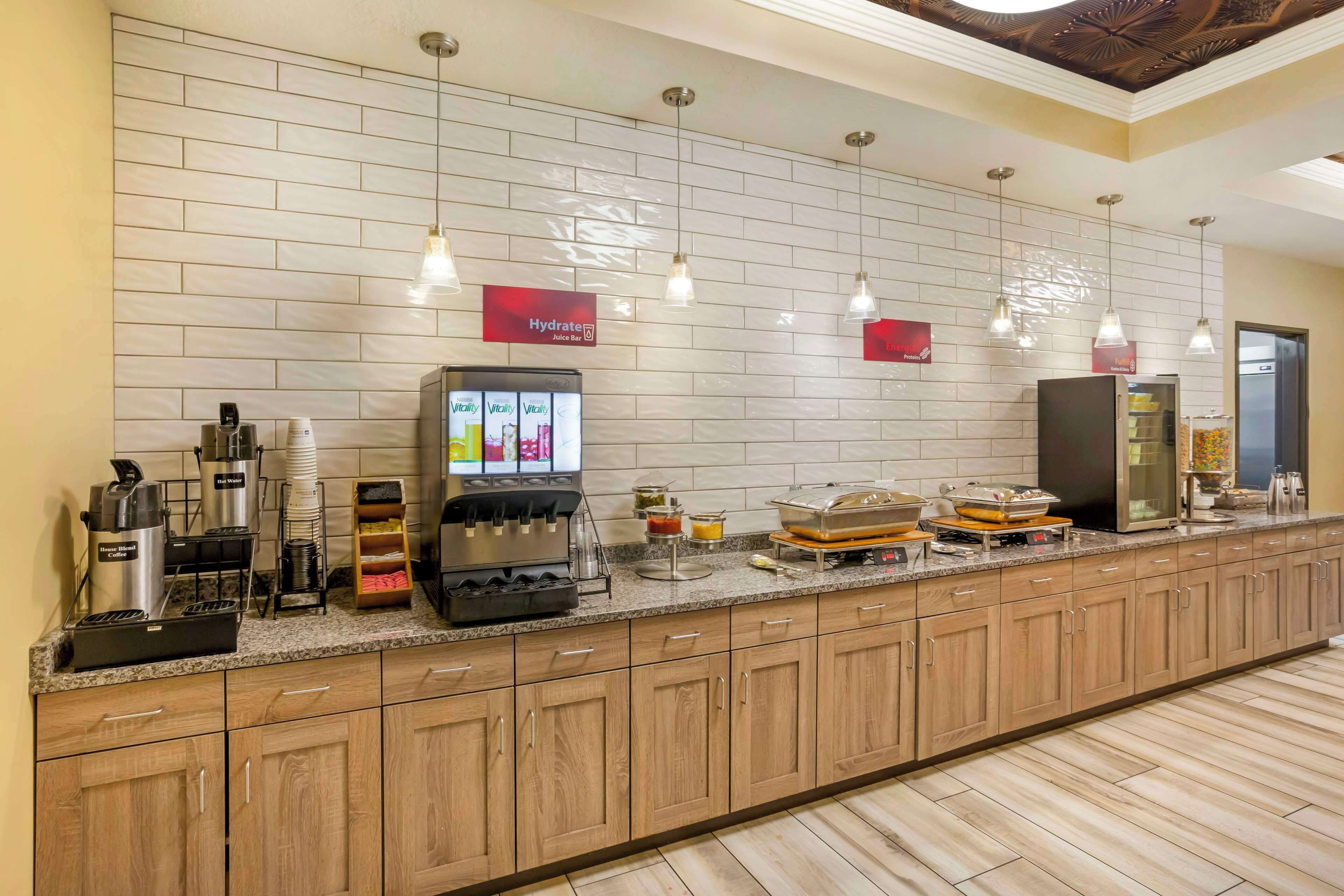 free daily full breakfast