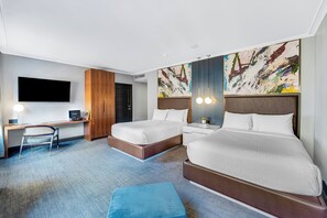 Roupas de cama premium, cofres nos quartos, escrivaninha