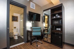 Bureau, espace de travail pour ordinateur portable