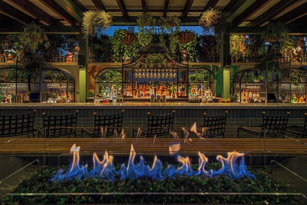 3 bars, bar à cocktails, bar sur le toit