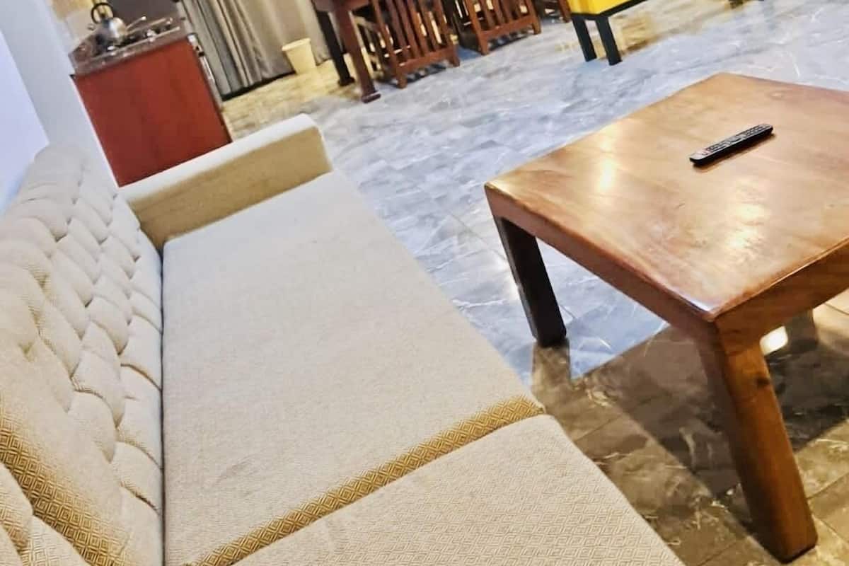 Een 42-inch televisie met digitale zenders