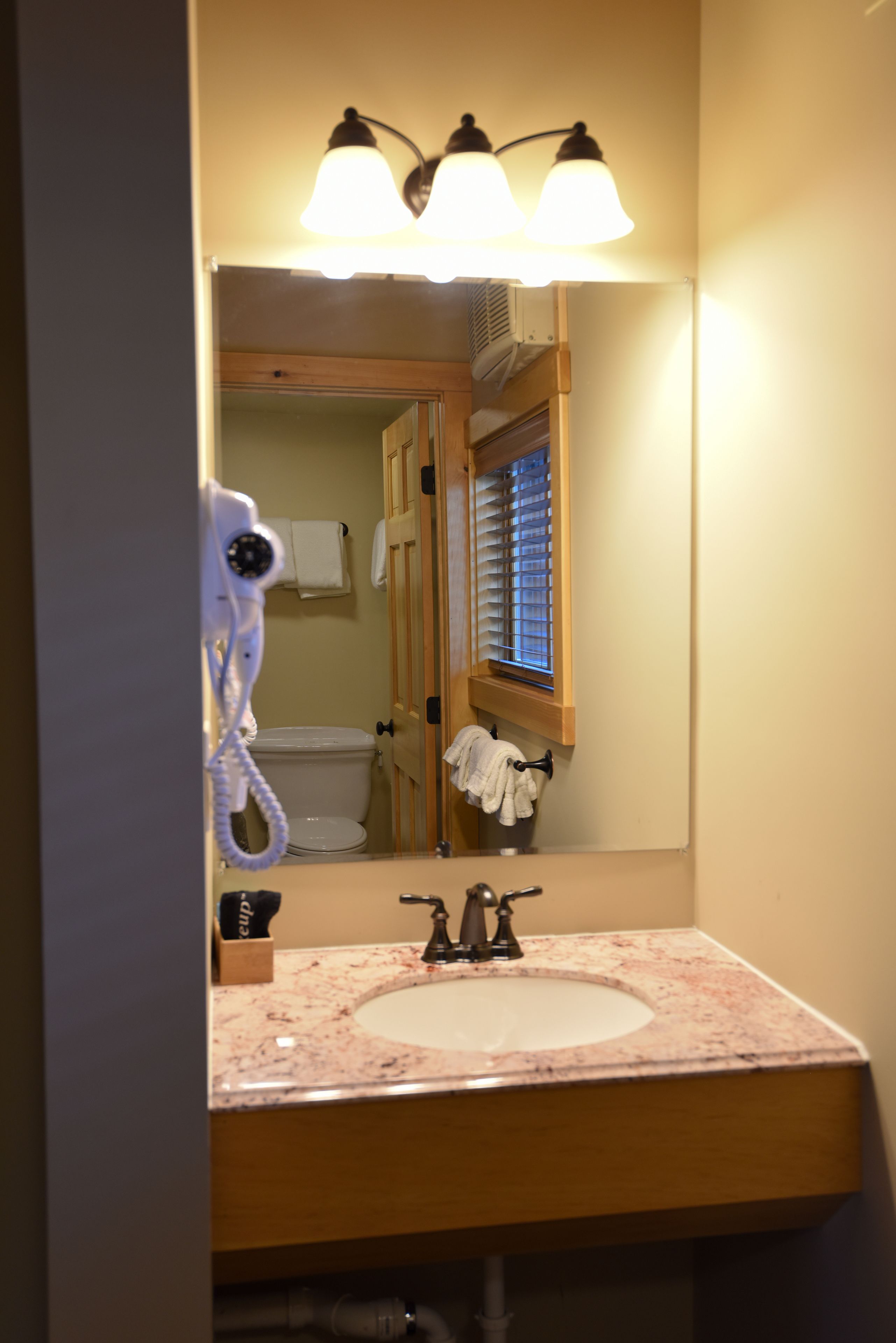 deluxe room, 2 double beds, mountain view (not pet friendly) | bathroom | combined shower/bathtub, towels