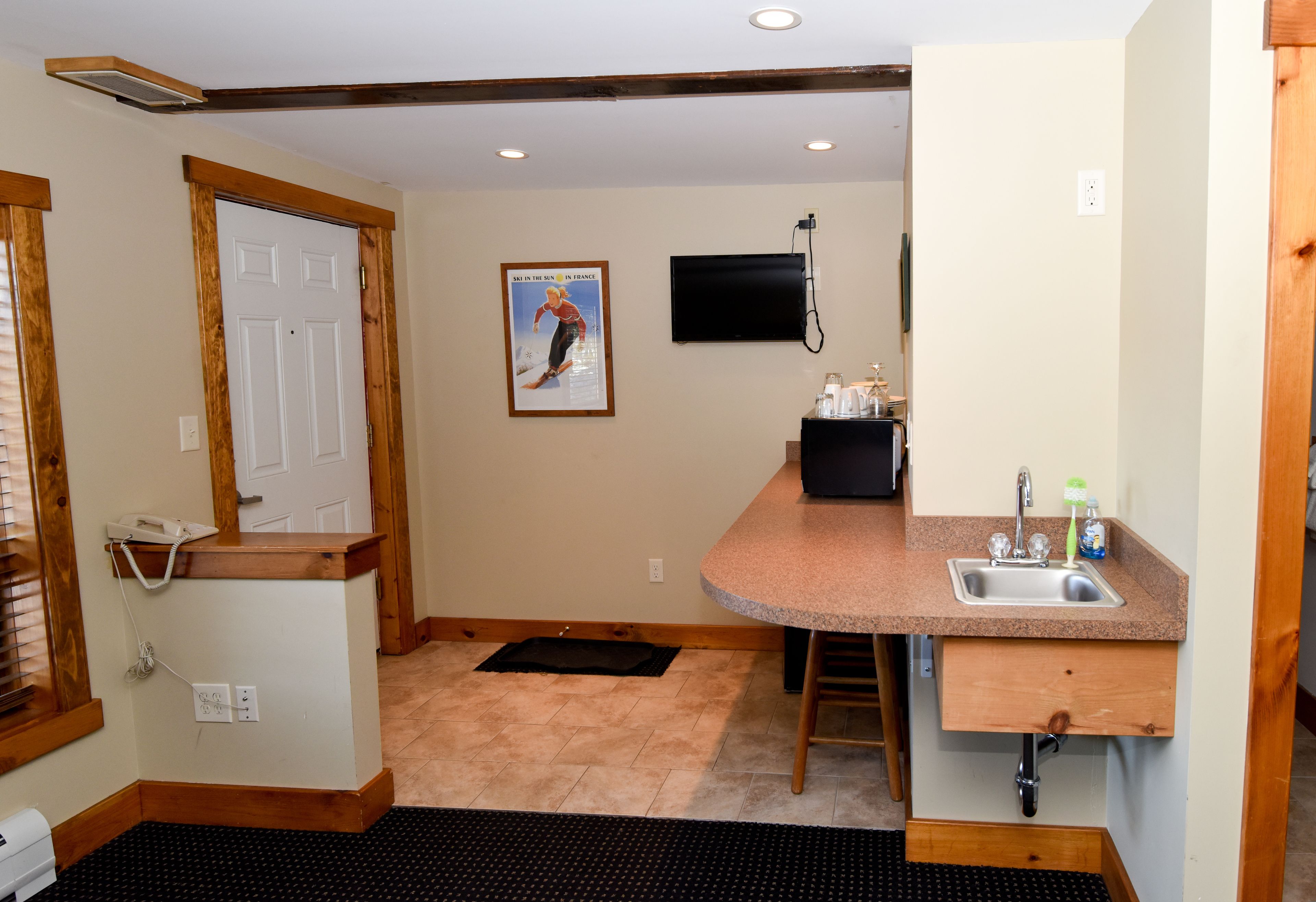 junior suite, mountain view (not pet friendly) | in-room dining