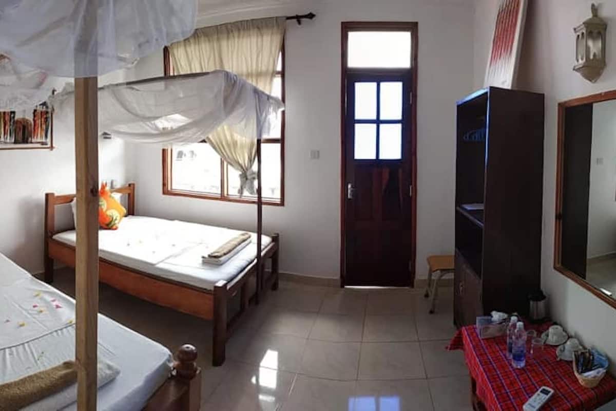 Standard Twin Room (Upstairs) | Individually decorated, bed sheets